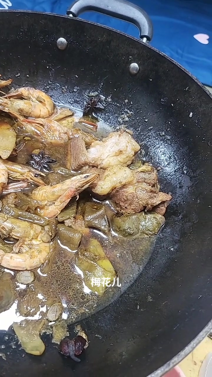 梅花骨豆角大虾一锅炖吃光光超好吃
