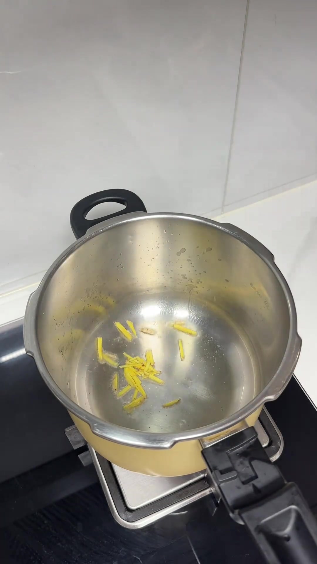 七分钟鲜掉眉的鲜虾牛肉粥,做法调味皆简单