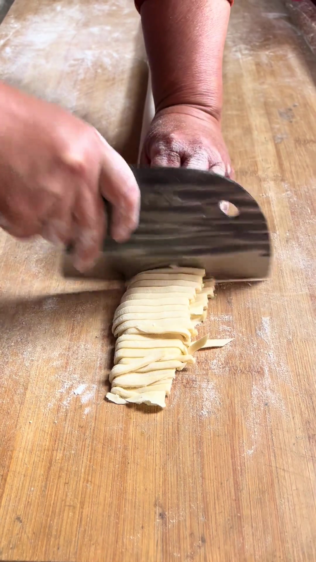 美好的一天从妈妈的一碗手擀面开始……