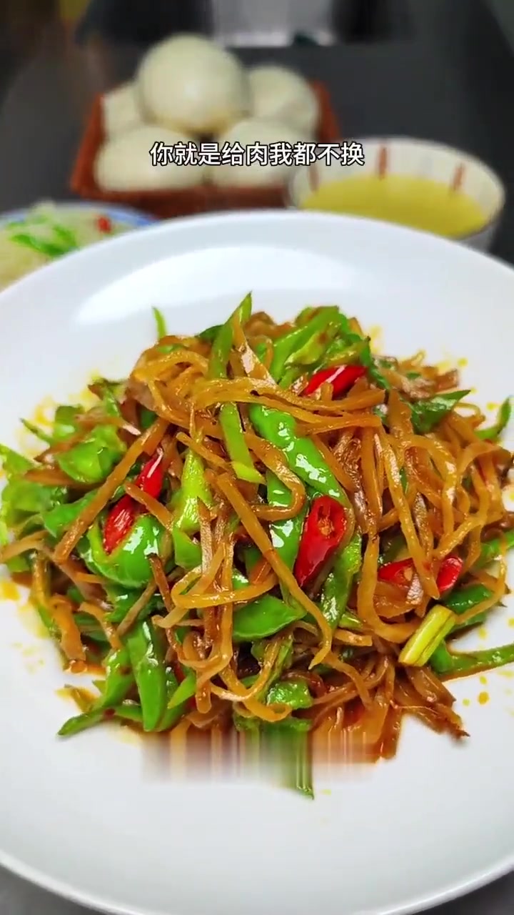 刘辣子炒韩菜做法超简单吃起来脆爽香