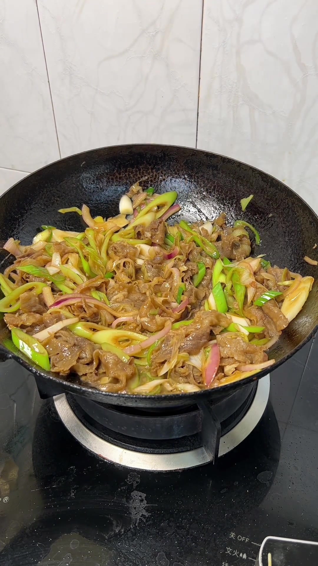 今日分享葱爆肥牛卷家常做法,简单下饭好吃