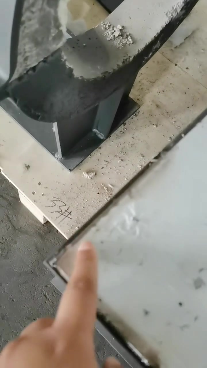 在 蒸汽管道 系统中的安装顺序至关重要,它直接影响到管道的热位移补偿能力、隔热效果、结构安