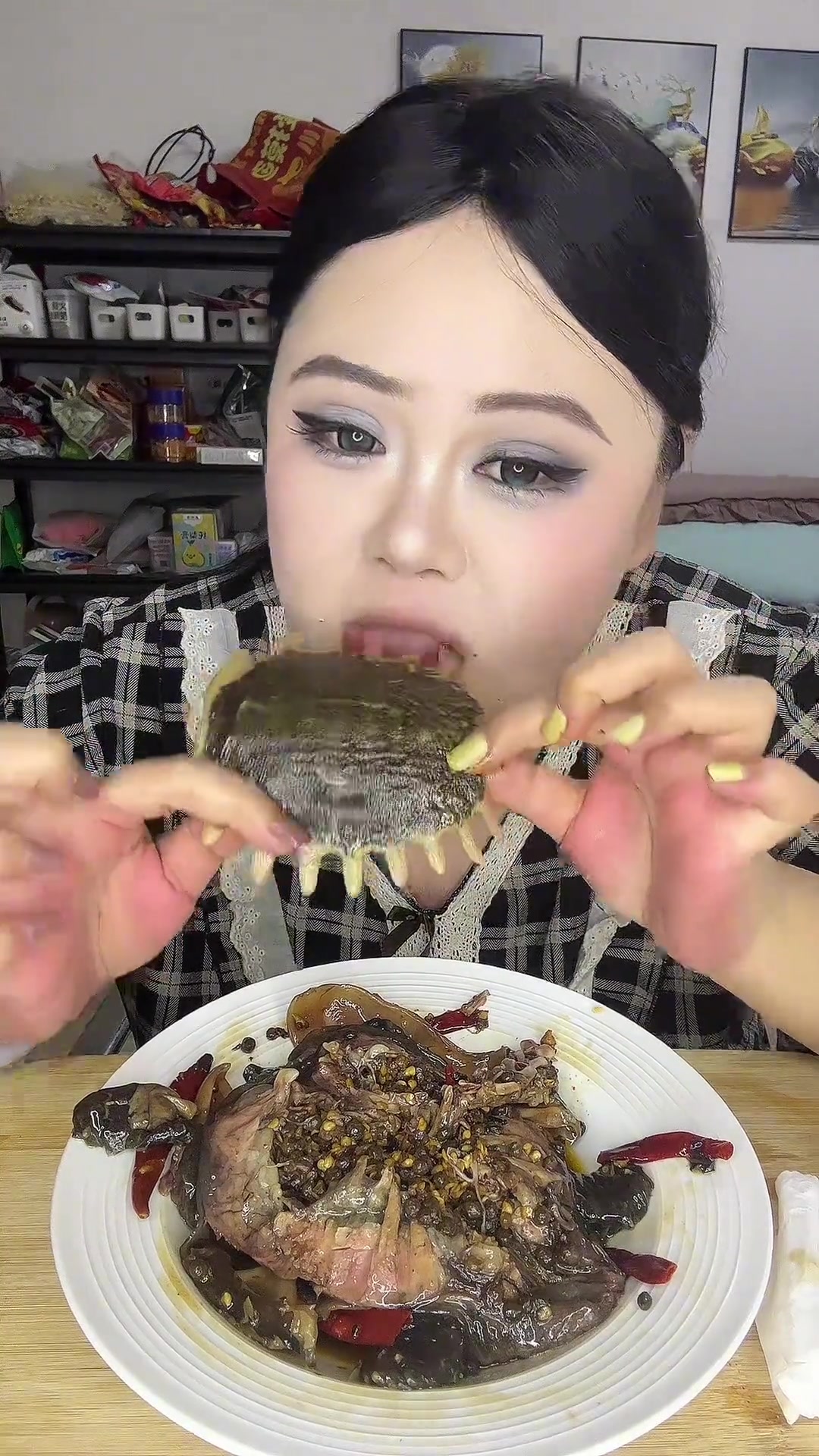 上次吃的是甲鱼宝宝,今天给姊妹们干个大的!