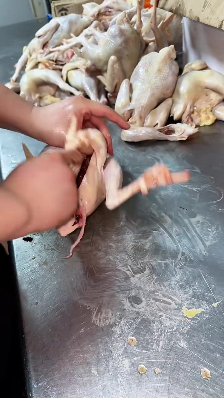 老式古法熏鸡,味道五香浓郁,老少皆宜易上手