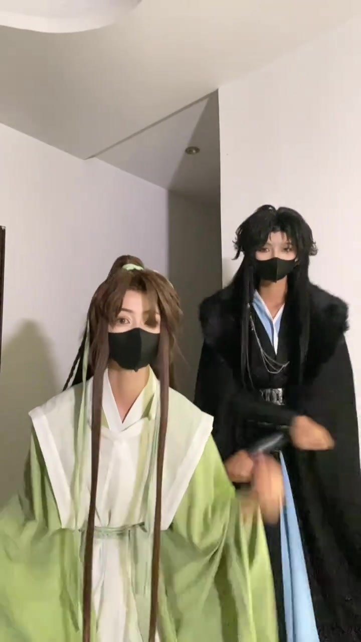 跳舞贼好的向天打飞机尚清华和他的自留款老公漠北君