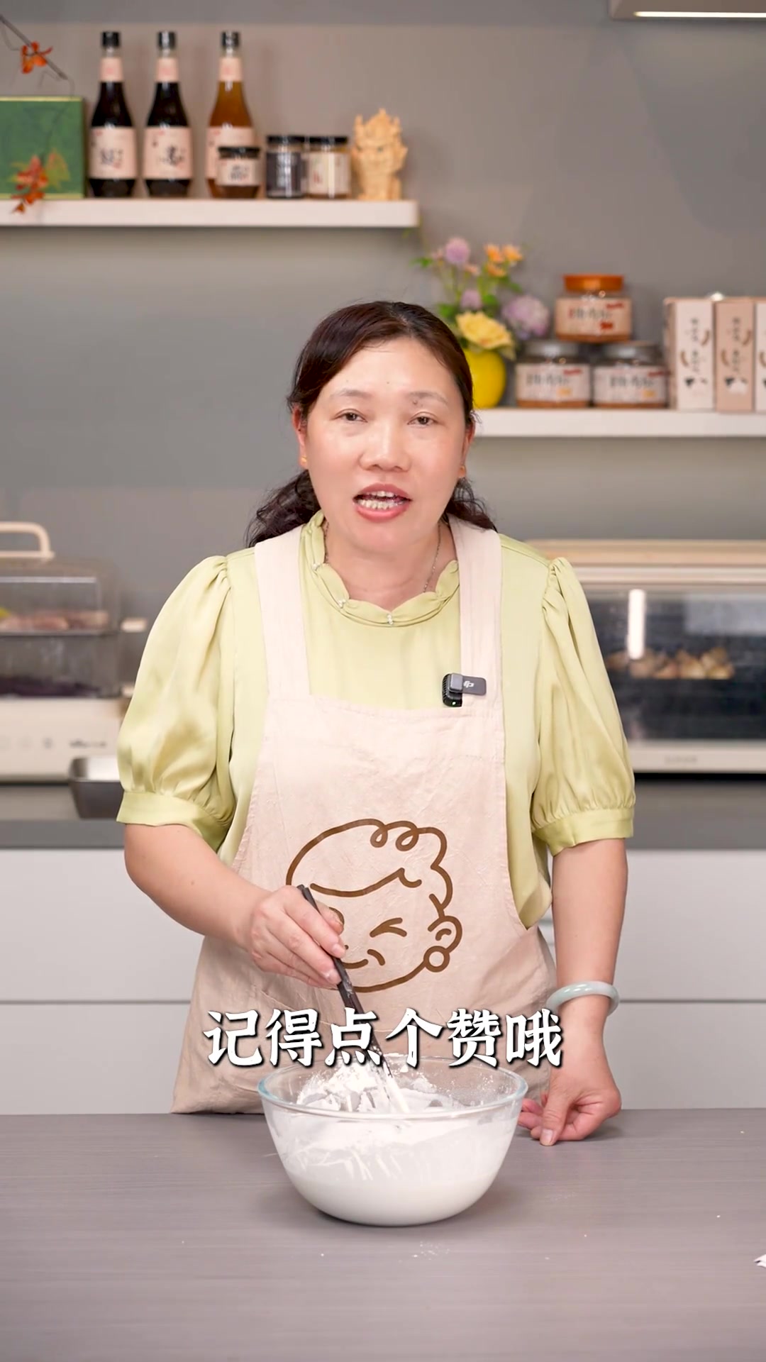 馋哭小孩的腊肠萝卜糕做法!腊肠油香浸透萝卜丝,一口咬下去满嘴油润香气~