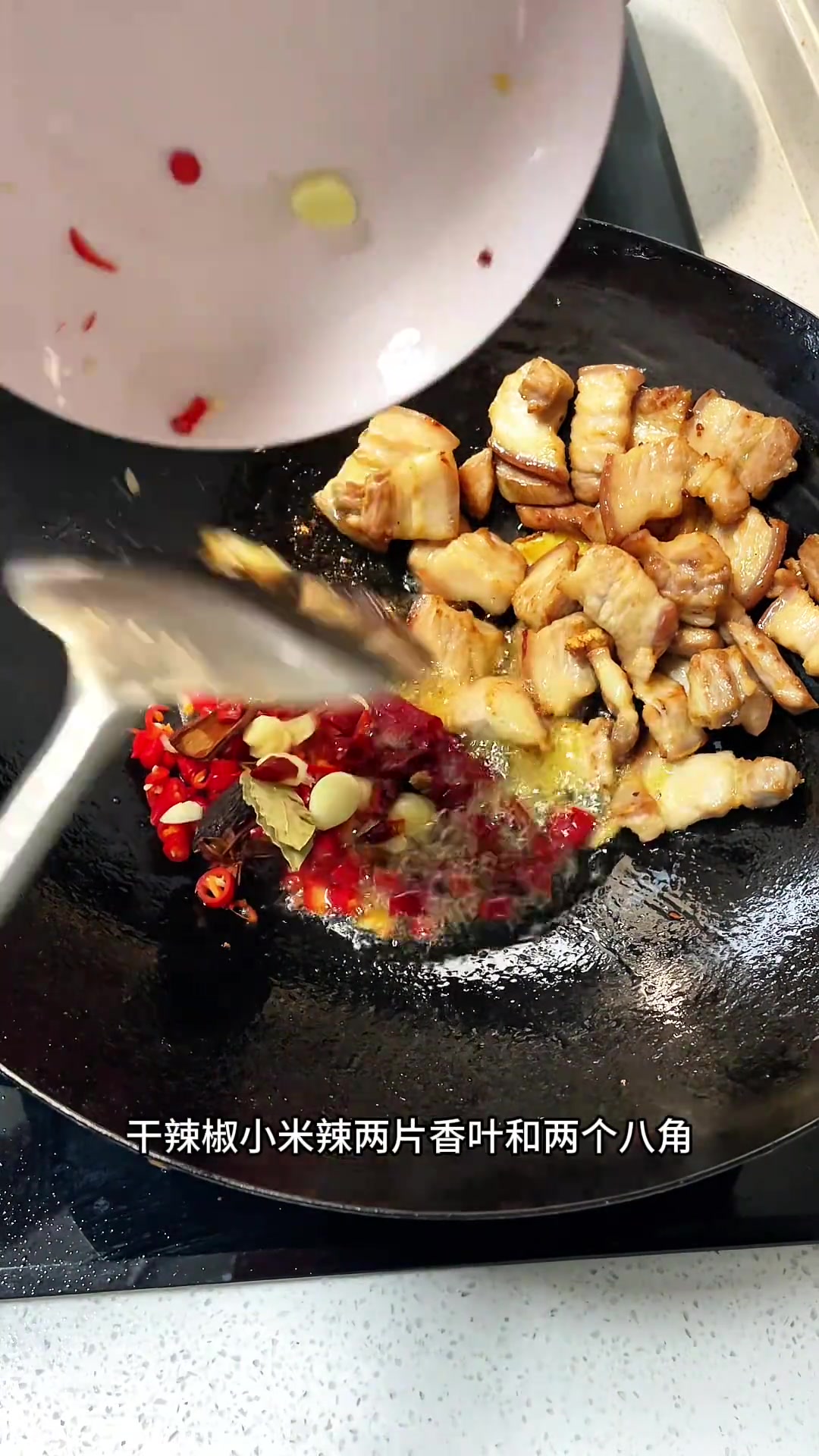 江西人爱吃的梅干菜蒸五花肉分享给大家,好吃下饭不油腻
