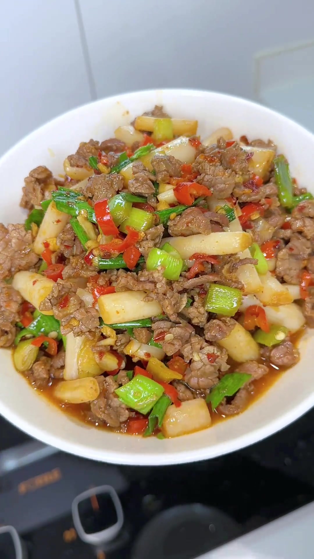 这样炒的牛肉又嫩又入味,酸辣爽口,开胃又下饭