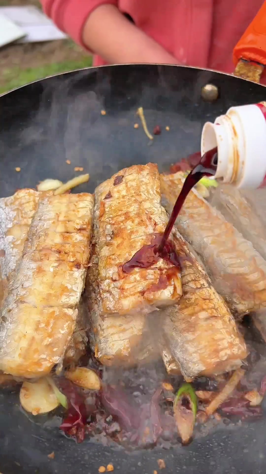 红烧带鱼特别入味大块蒜瓣肉太香了