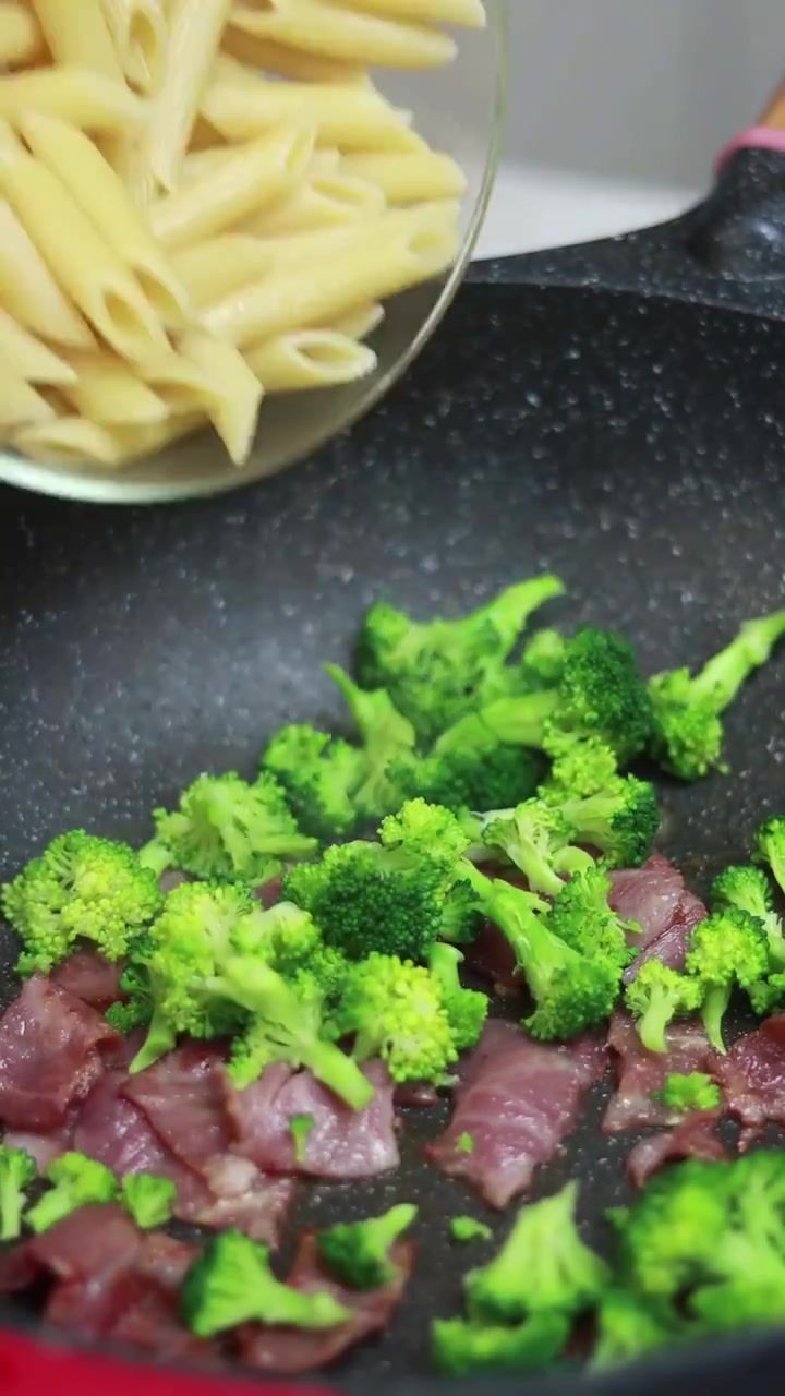 减脂期美食，培根通心粉，口感筋道有韧性，超强饱腹感！