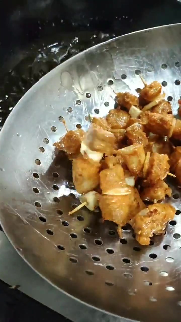 在家做超好吃炸肉串一肥一瘦搭配超香!