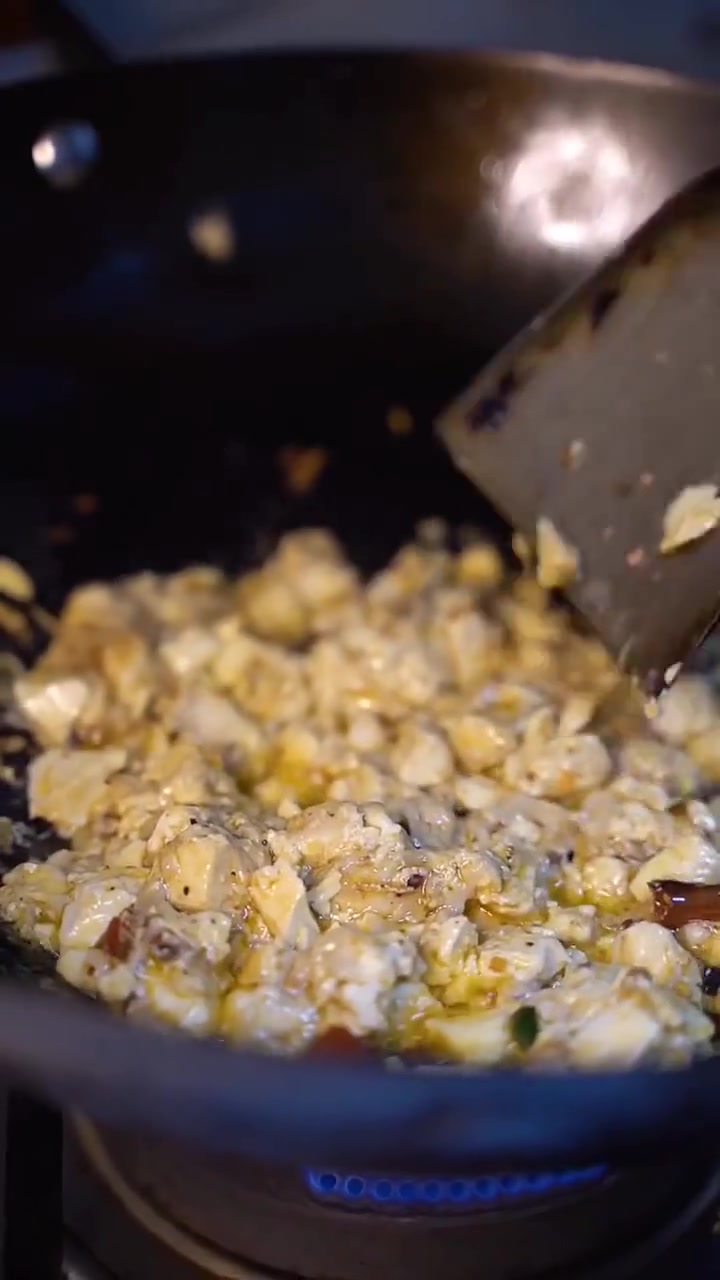 干饭人最爱的青蒜炒臭豆腐,米饭的杀手,又臭又香