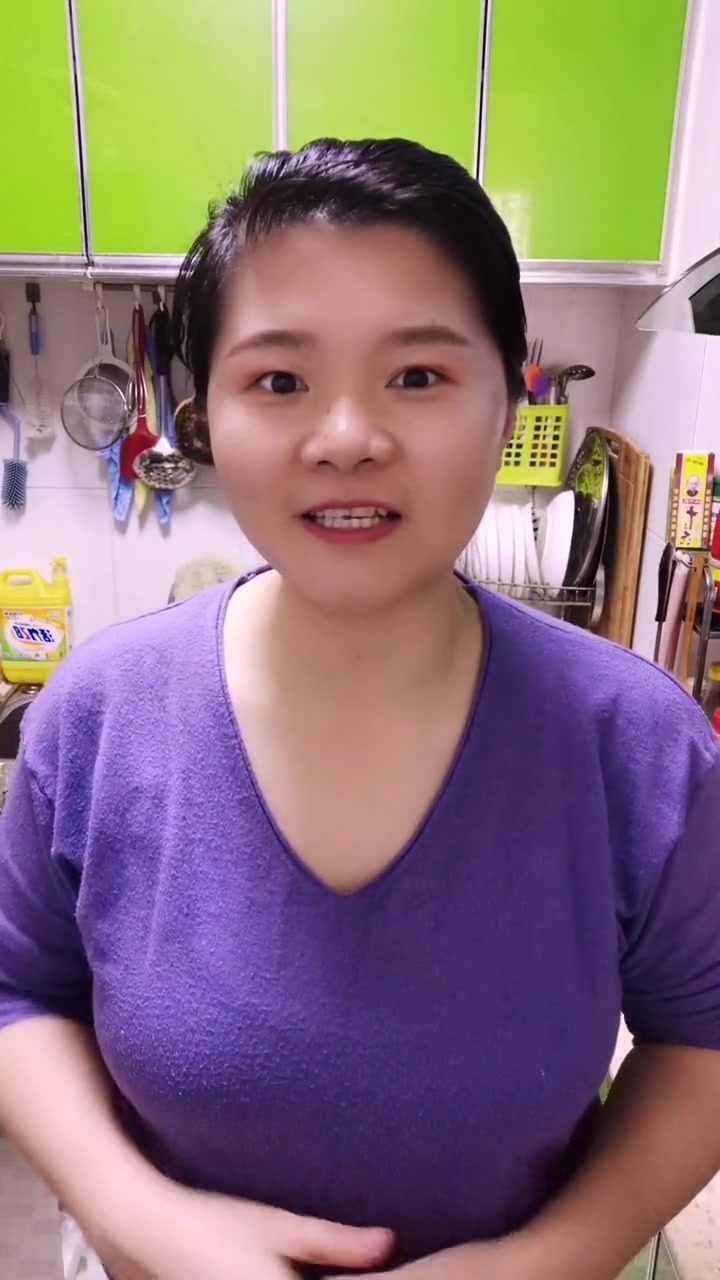 适合当季的红糖糯米藕做法，软糯香甜超好吃！