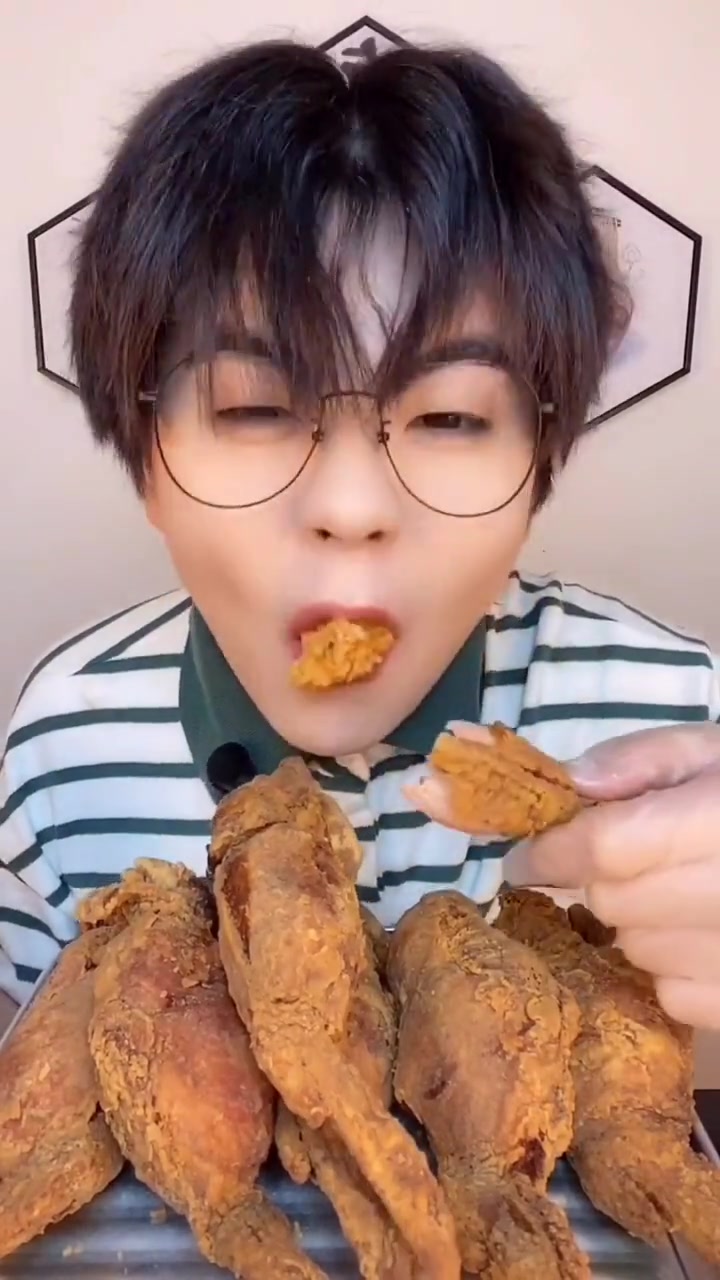 这样的鸡翅包饭……一个字爽！