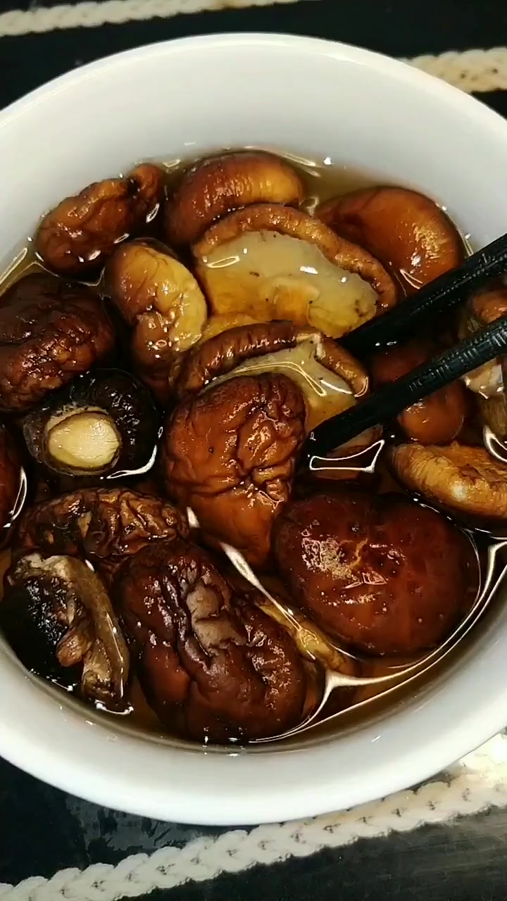 香菇粉条炖鸡块做法好吃到能炫两碗米饭