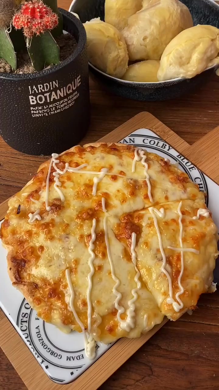 用冰箱里剩下的榴莲做一个披萨