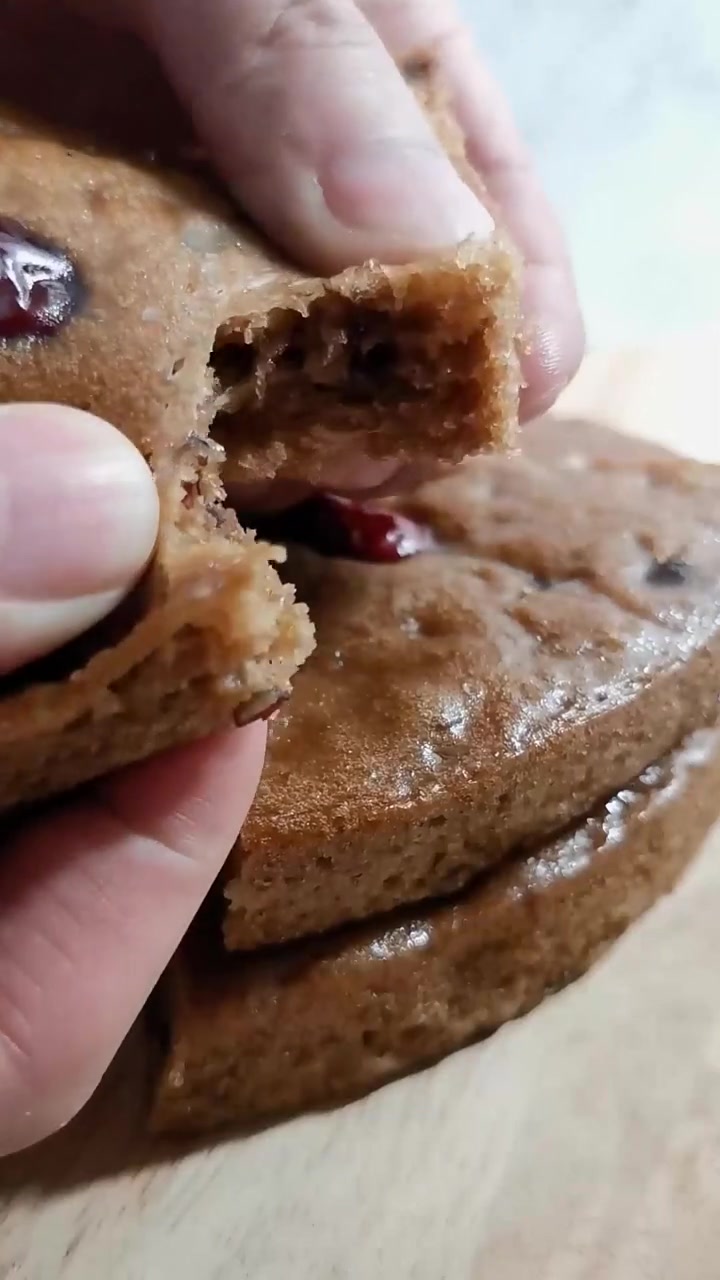 在家待着没事蒸红枣糕吧