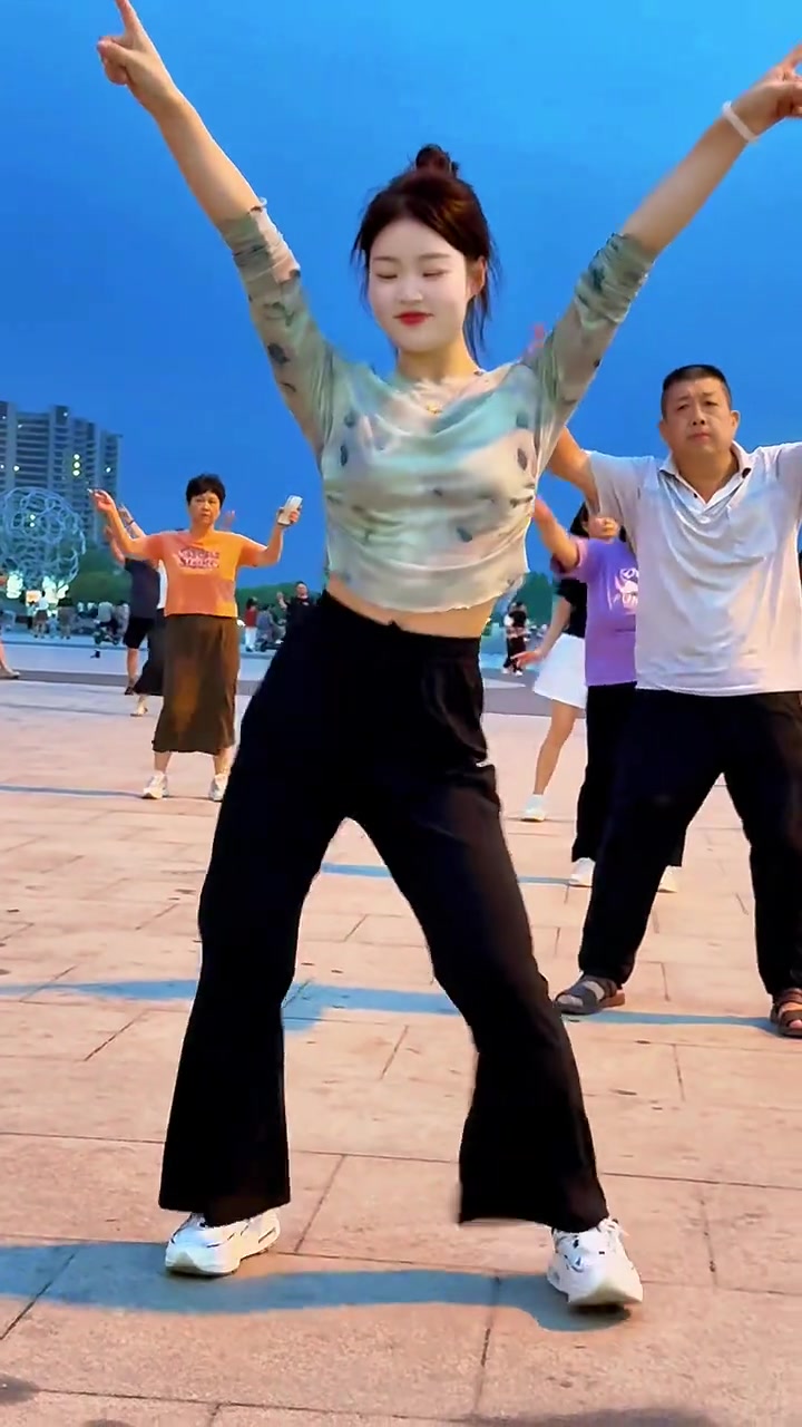 柔美舞公主小肥鱼