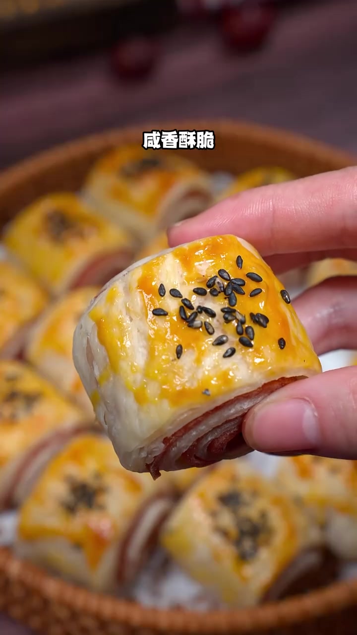 烤箱手抓饼搭培根新吃法，咸香酥脆超好吃！