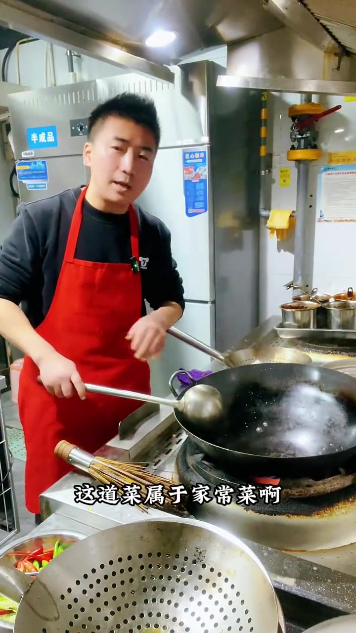 尖椒回锅肉教程！五花肉二刀肉都能用，超简单！