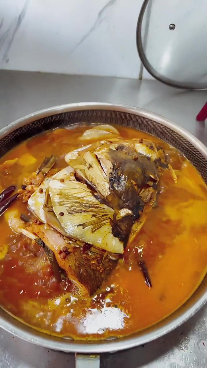 五斤多大鱼头这么炖,出锅前这步绝了!
