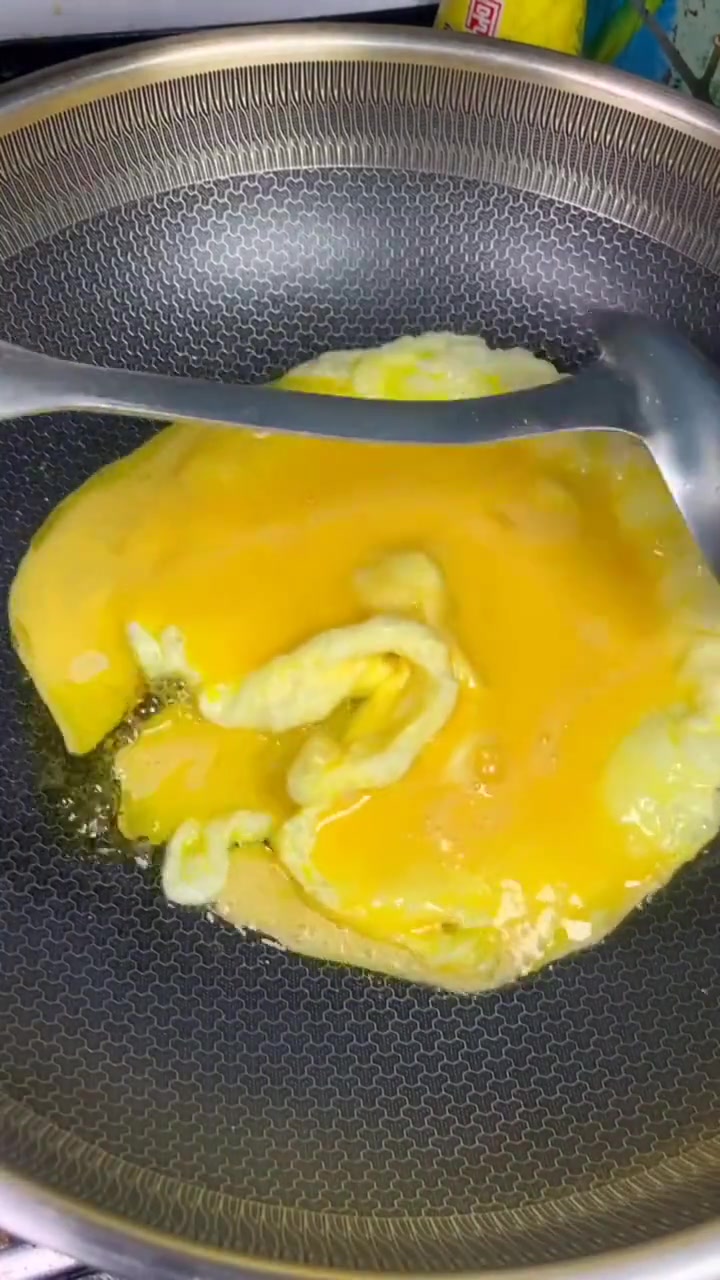 在家做角瓜炒鸡蛋教程简单易学快来试试
