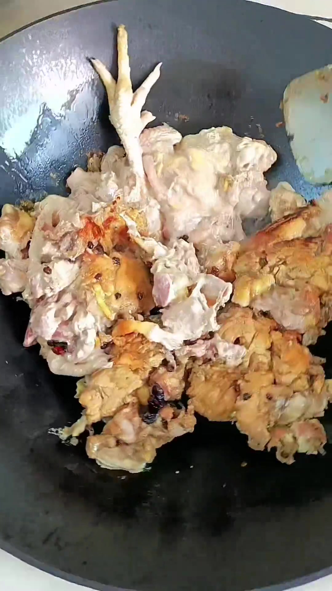 可惜你不是安徽阜阳人,你不懂我们这边人喜欢吃面包鸡有多香,大概是每个阜阳人都喜欢吃的美食