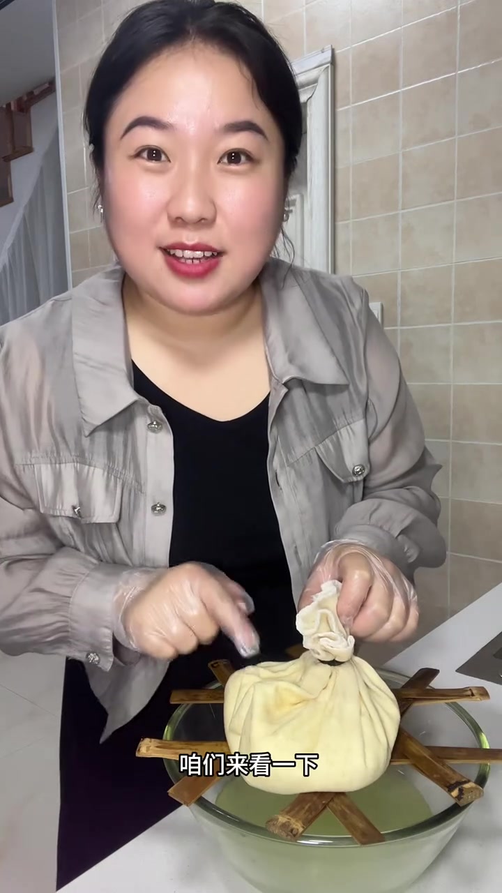 不喜欢奶油或没淡奶油？酸奶抹面做生日蛋糕超简单！