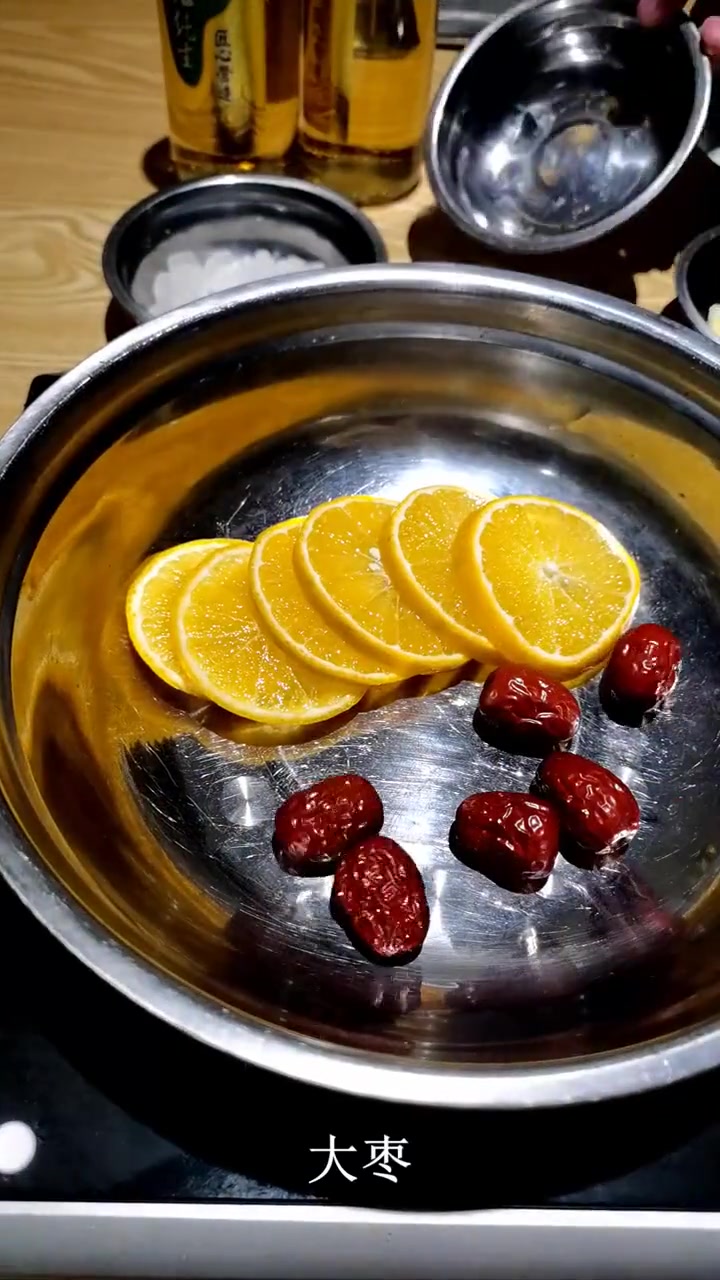 四川独有煮啤酒做法,加配料小白也能轻松学会,暖胃又养身