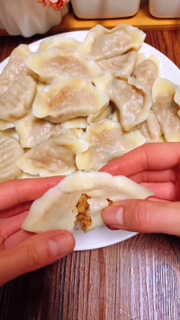 好吃的莲藕馅饺子