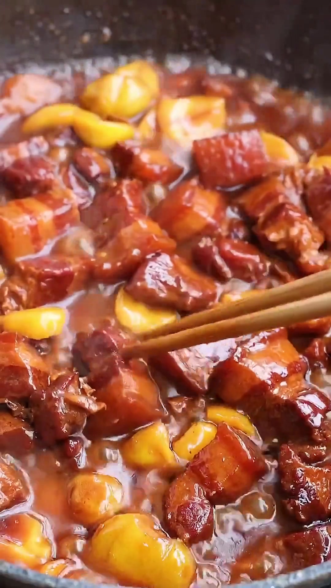 板栗红烧肉做法+胡瓜炒鸡蛋教程，赶紧学起来！