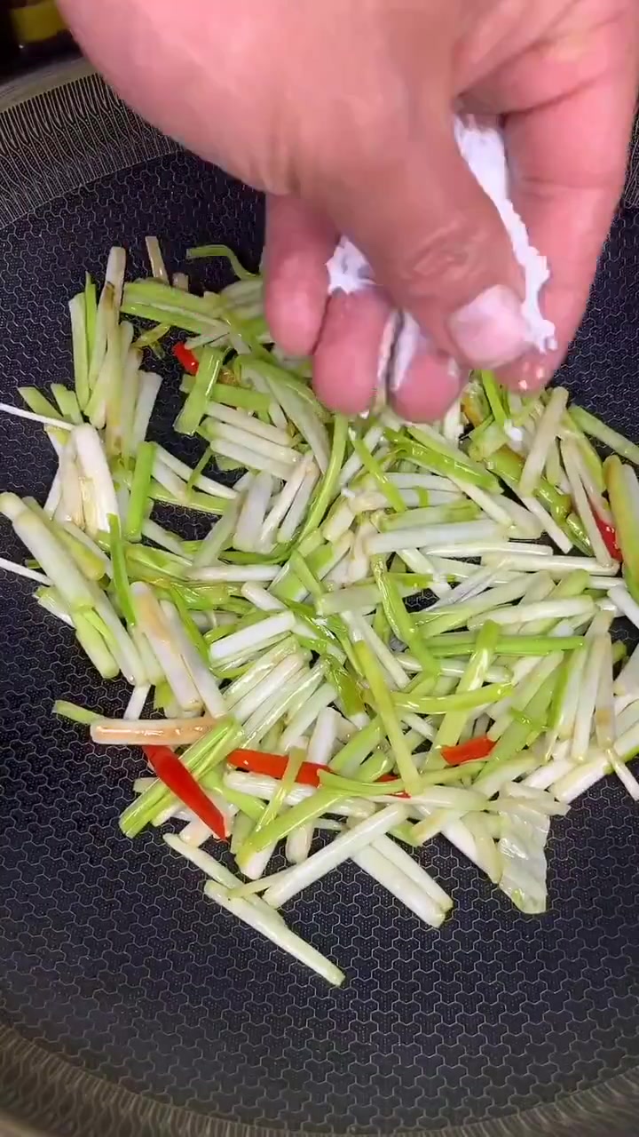 蒜黄炒鸡蛋,您学废了吗?