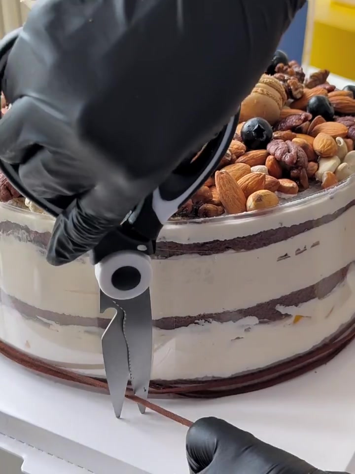 今日份沉浸式～十寸焦糖坚果蛋糕请查收