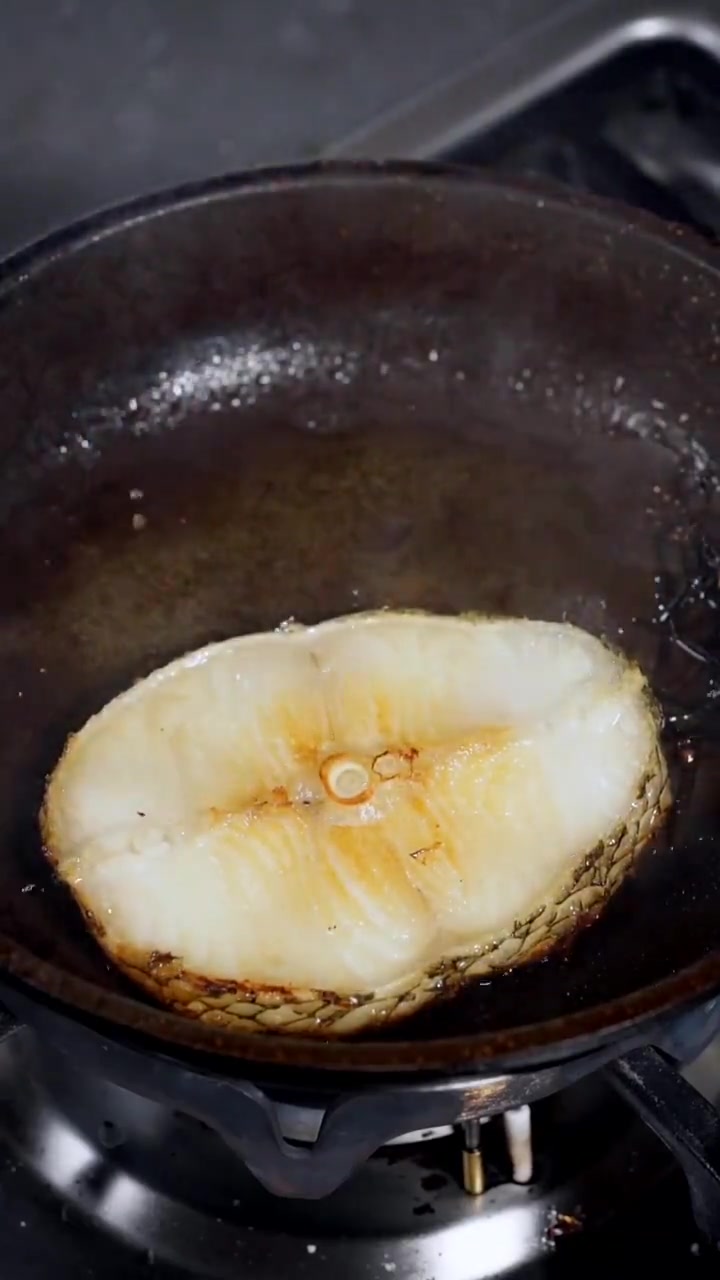 在家做香煎银鳕鱼排，入口即化，超适合小朋友