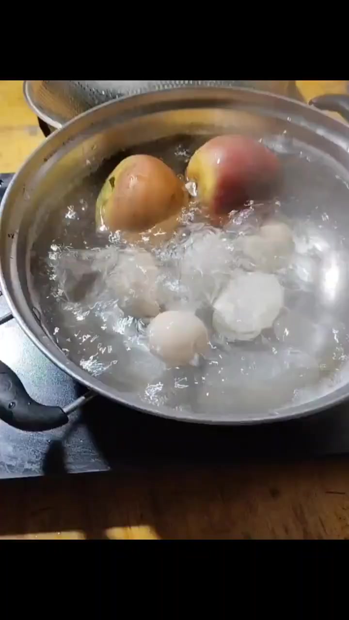 苹果加鸡蛋煮着吃远离腰疼瘫痪快试试!