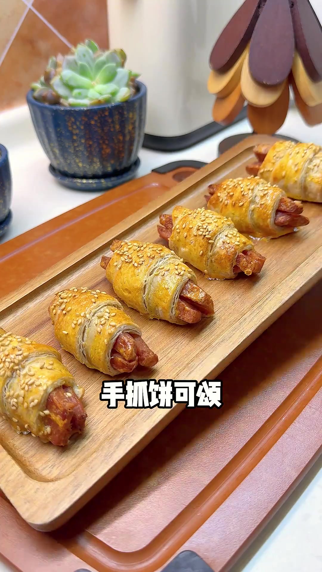 手抓饼的神仙吃法，外酥里香嘎嘎好吃，搭配燕麦蛋挞，孩子很喜欢，早餐不知道吃什么，试试这样做