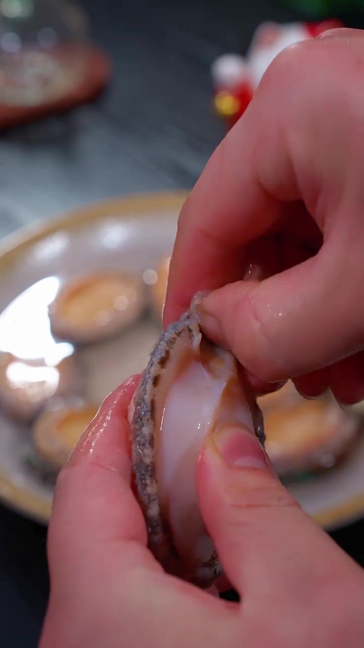 鲍鱼这样做鲍汁鲍鱼片，醇香浓郁成拿手菜！