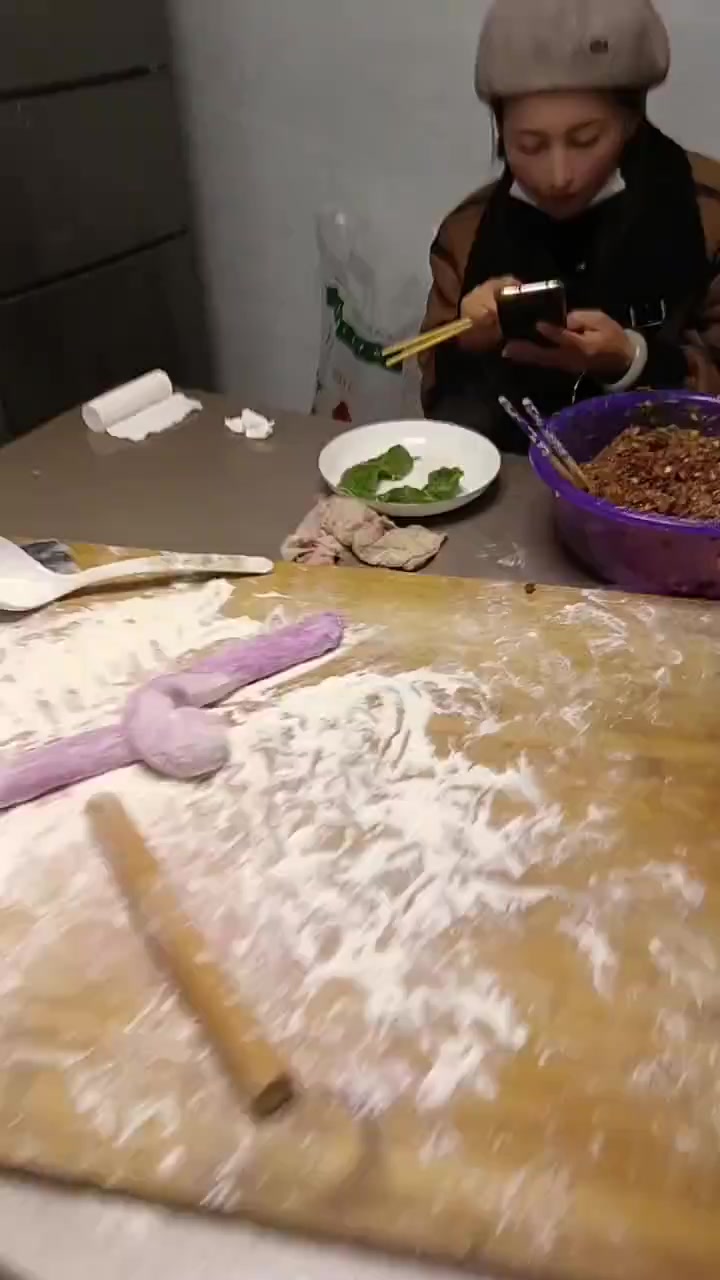 火龙果包牛肉饺子好看又好吃快来瞧