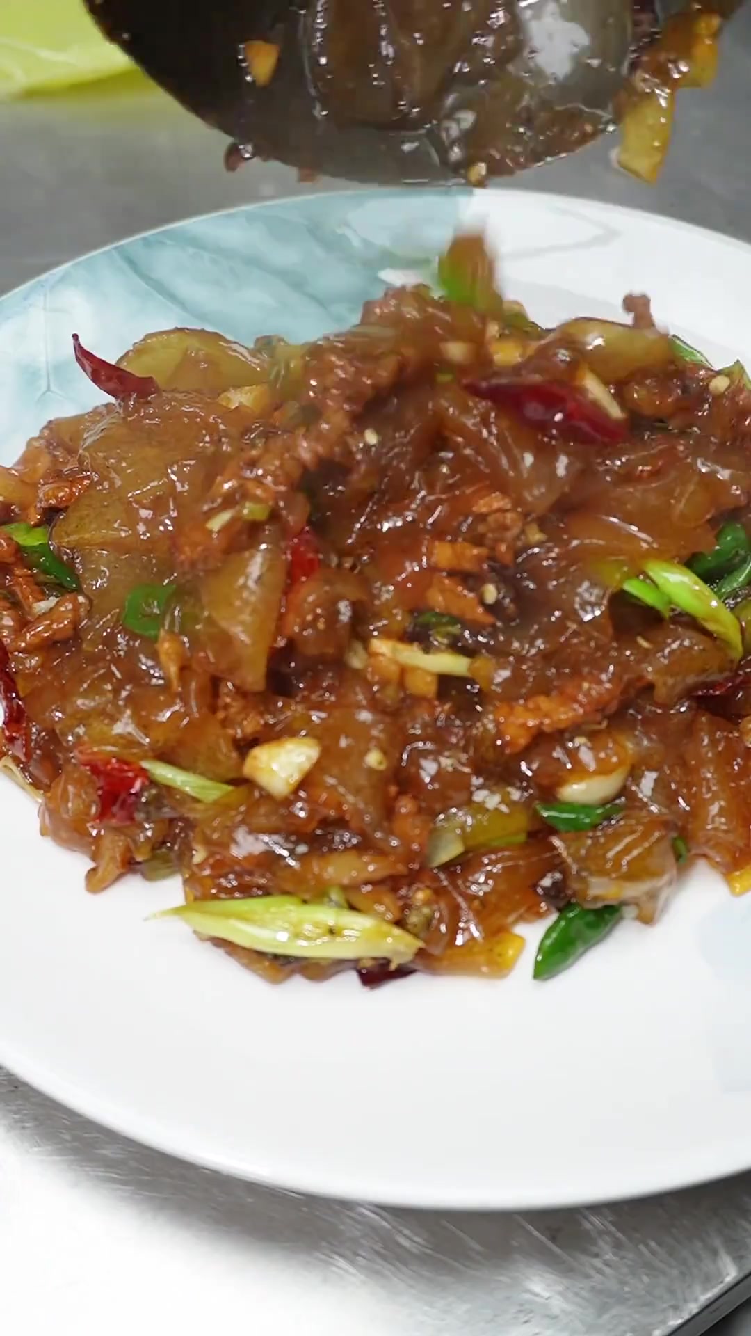 徐州的拉皮肉丝，想吃你就来……