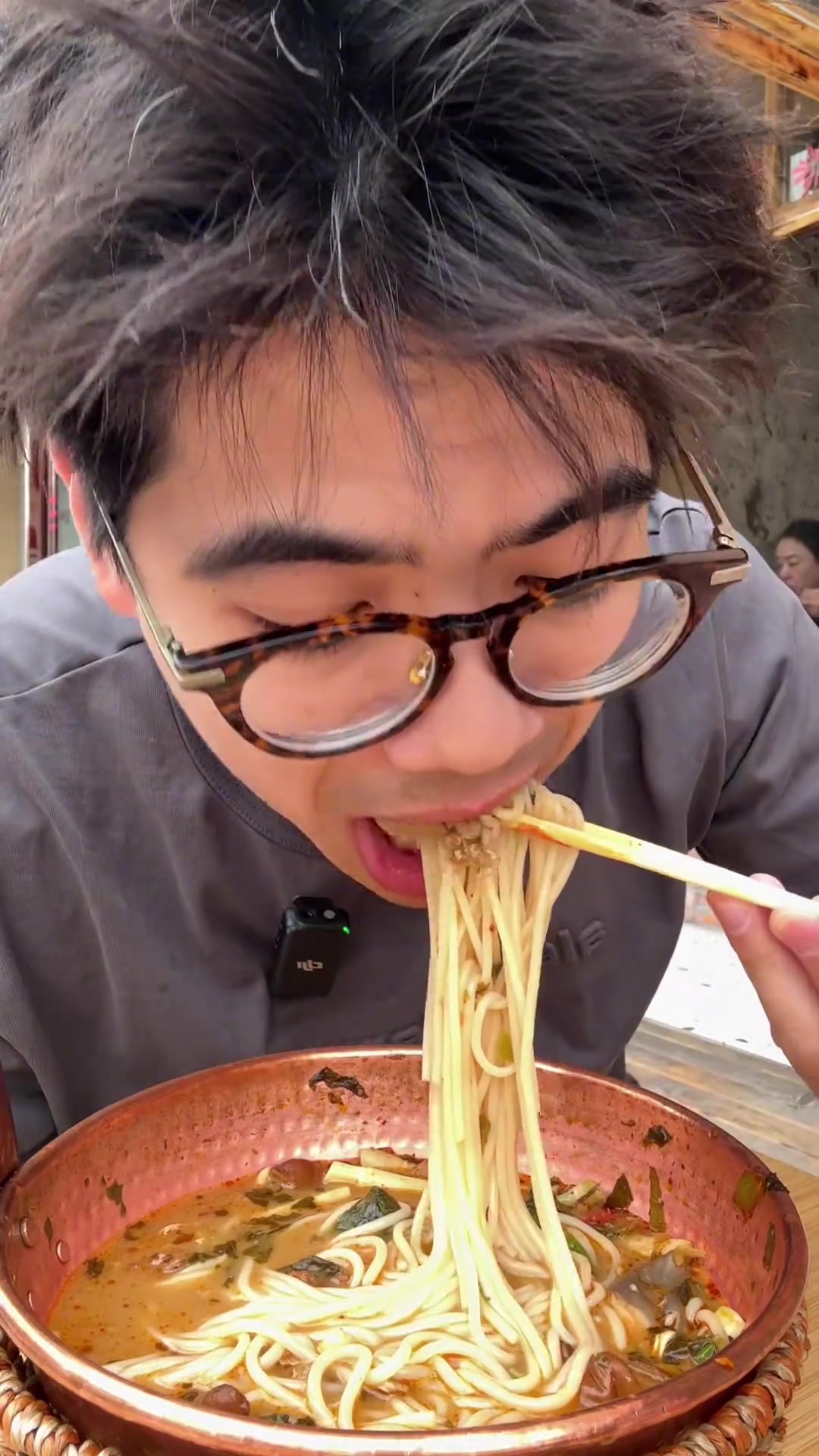 在句容吃一碗铜锅米线