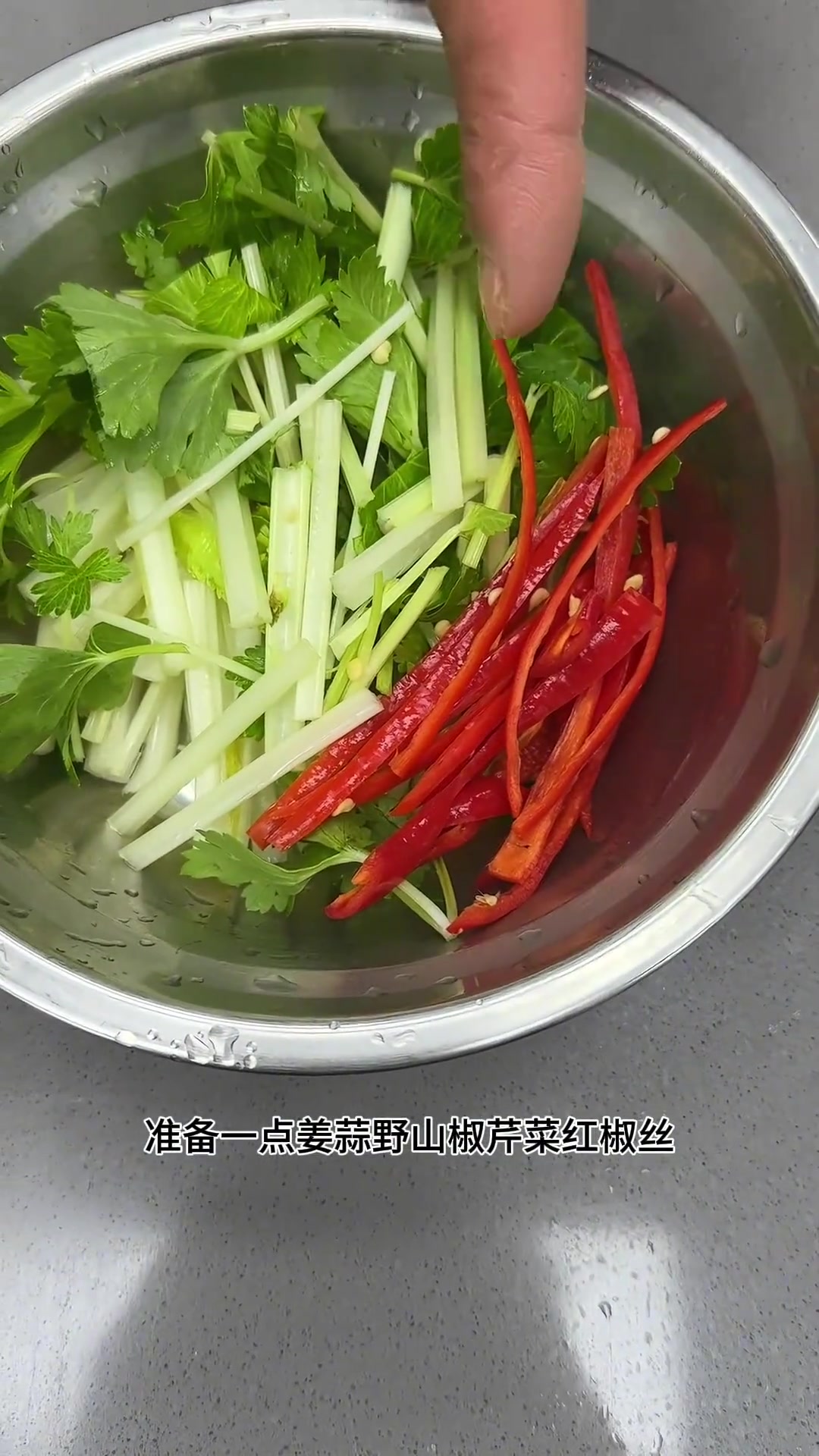 不要跟我杠,一个人可以吃两盘的牛肉烩粉丝,你学废了吗