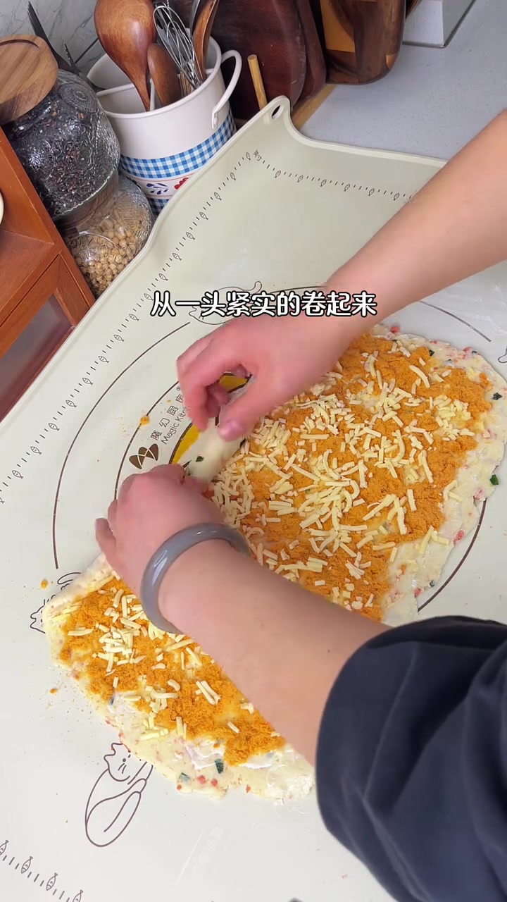 蒸出来的香葱肉松卷!蓬松暄软拉丝又好吃不需要用烤箱就可以做的香葱肉松馒头卷,蓬松暄软,真的