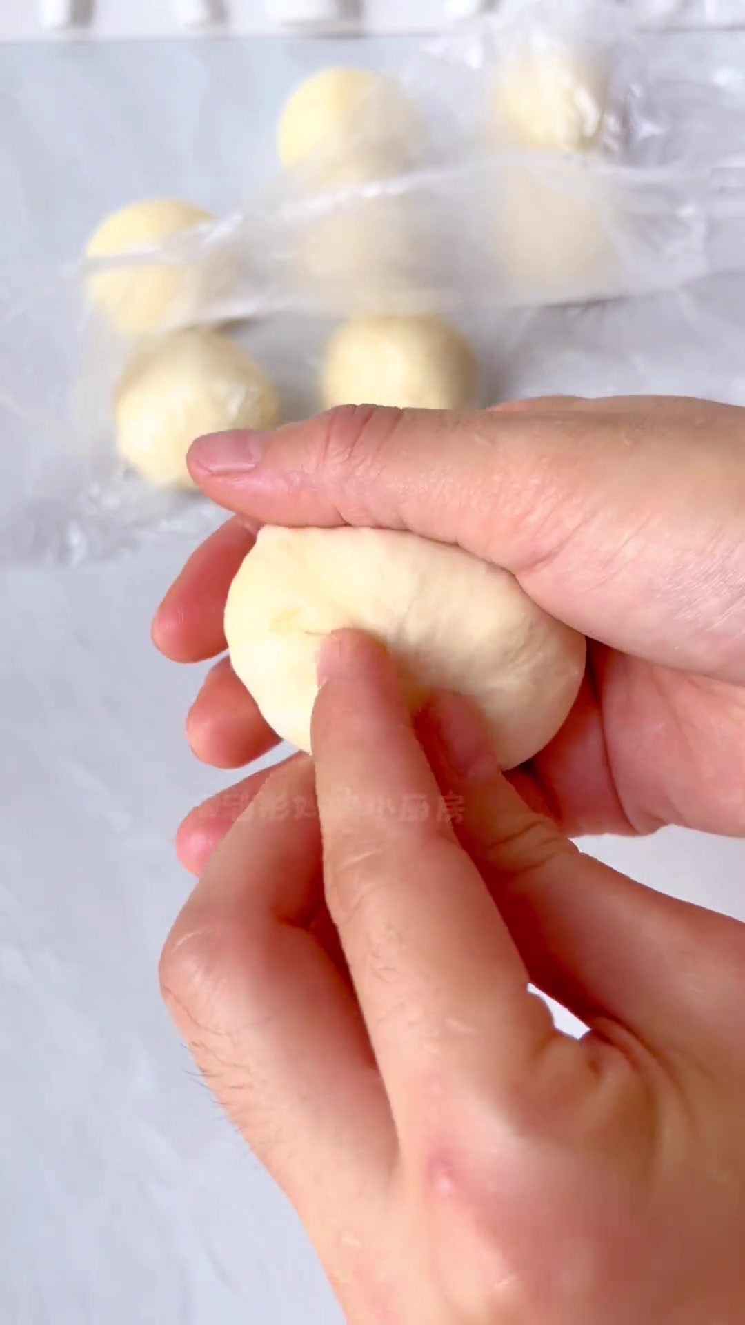 夏天必做的爆浆榴莲冰面包，加了烫种保湿老化，真的太好吃了