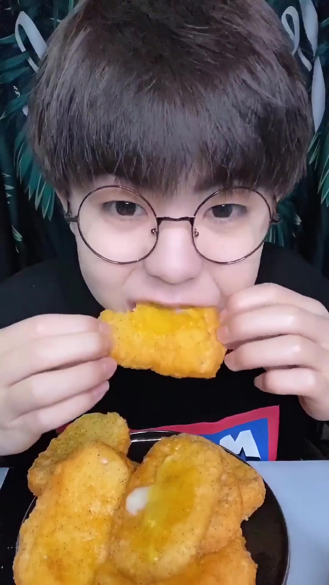 爆浆鸡排配上蜂蜜芥末酱简直了~