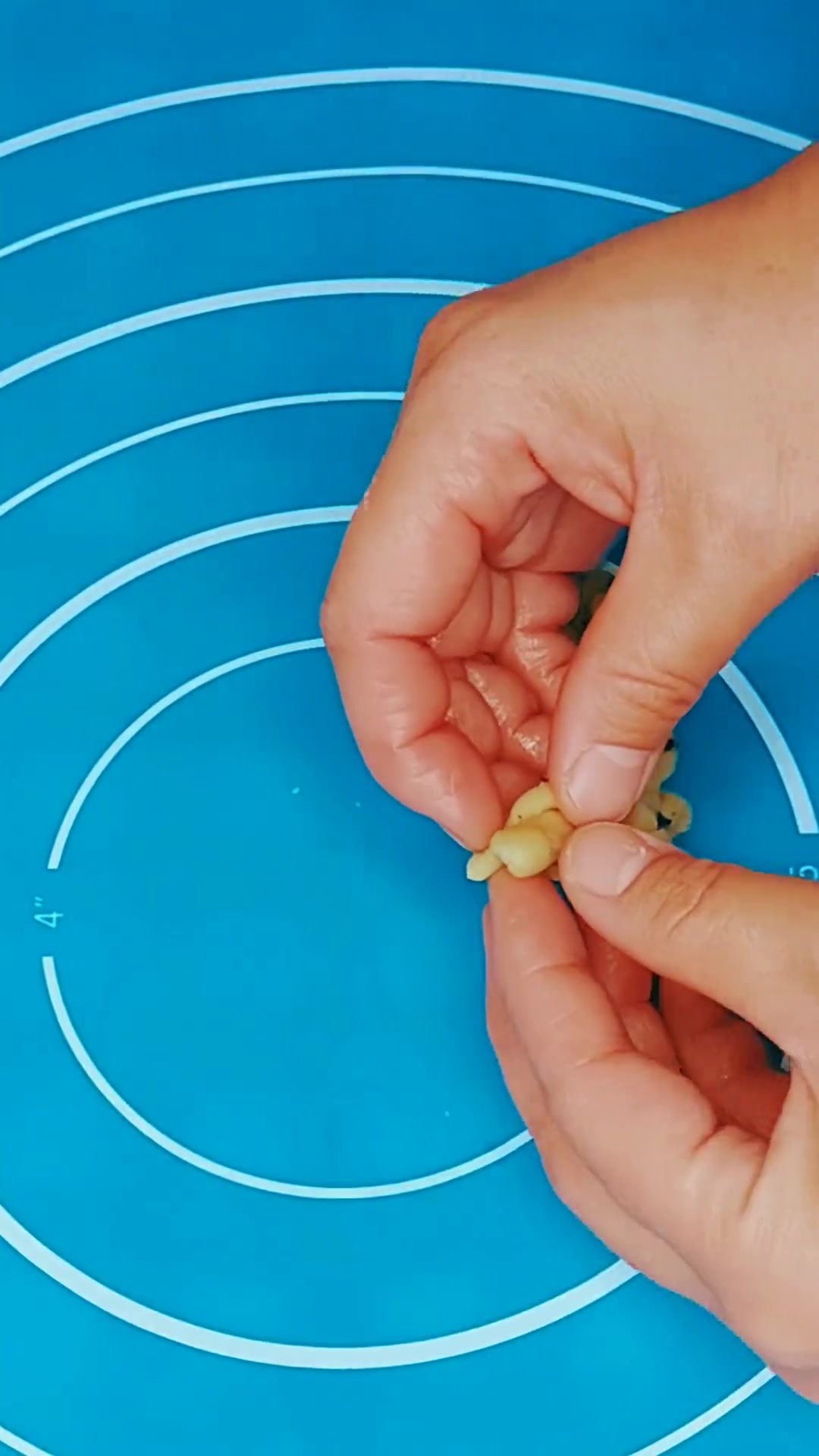 香酥小麻花嘎嘣脆的简易做法