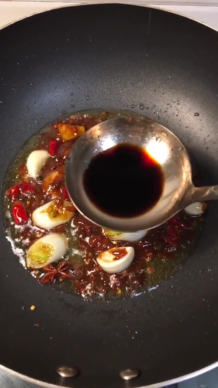 外酥里嫩的啤酒炖草鱼教程,赶紧试试!