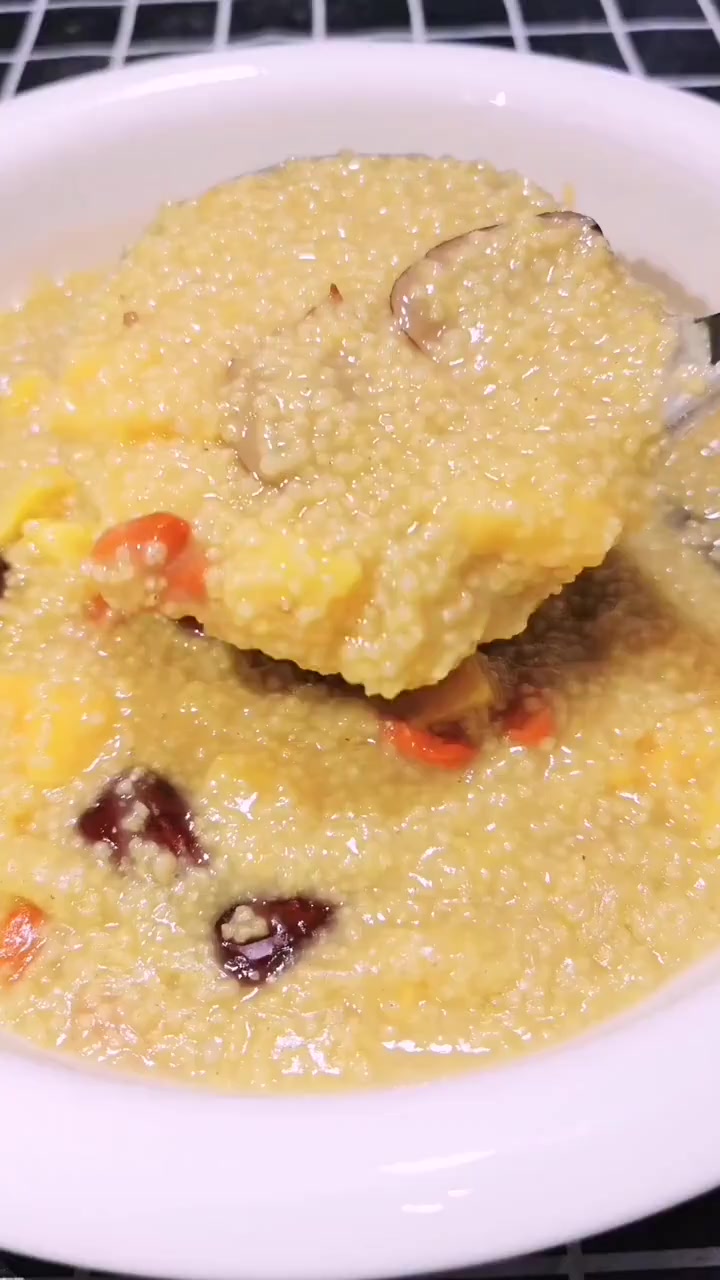 香甜补气的养生小米粥做法,女士们快来试试!