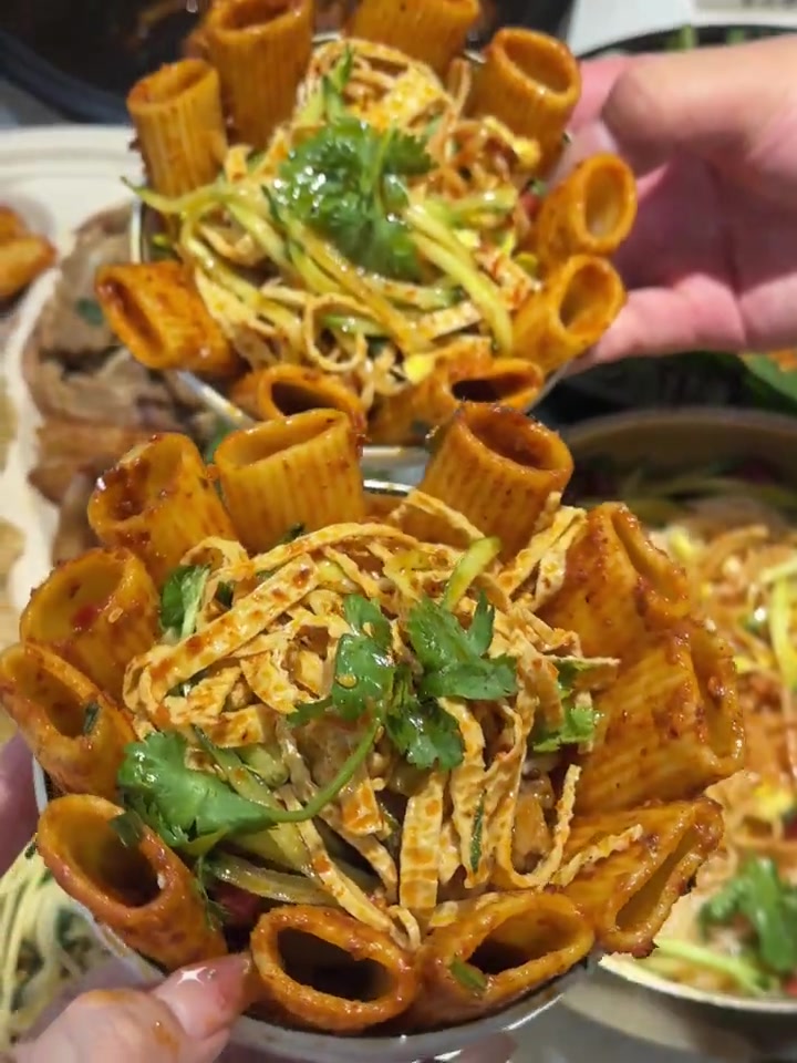 不在东北!在天津!鸡架拌饭还有黏糊麻辣烫真的好好吃!