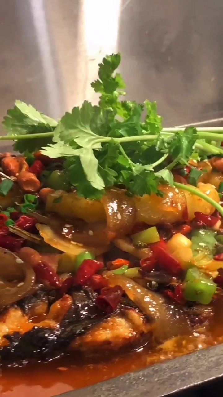 非洲陈师傅教你做超香麻辣万州烤鱼,速来学!