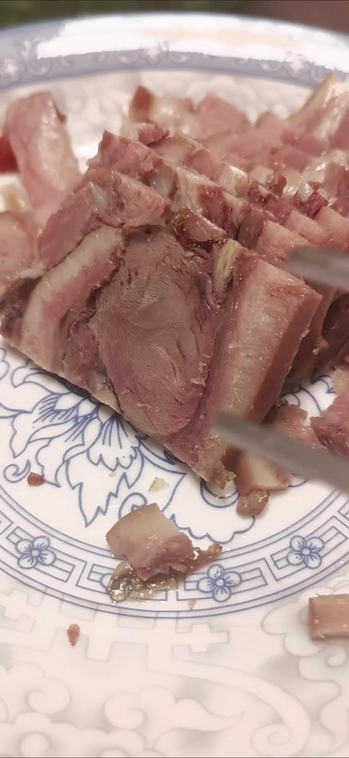 压缩猪头肉,咋吃也不够。真空来包装,全国可网购